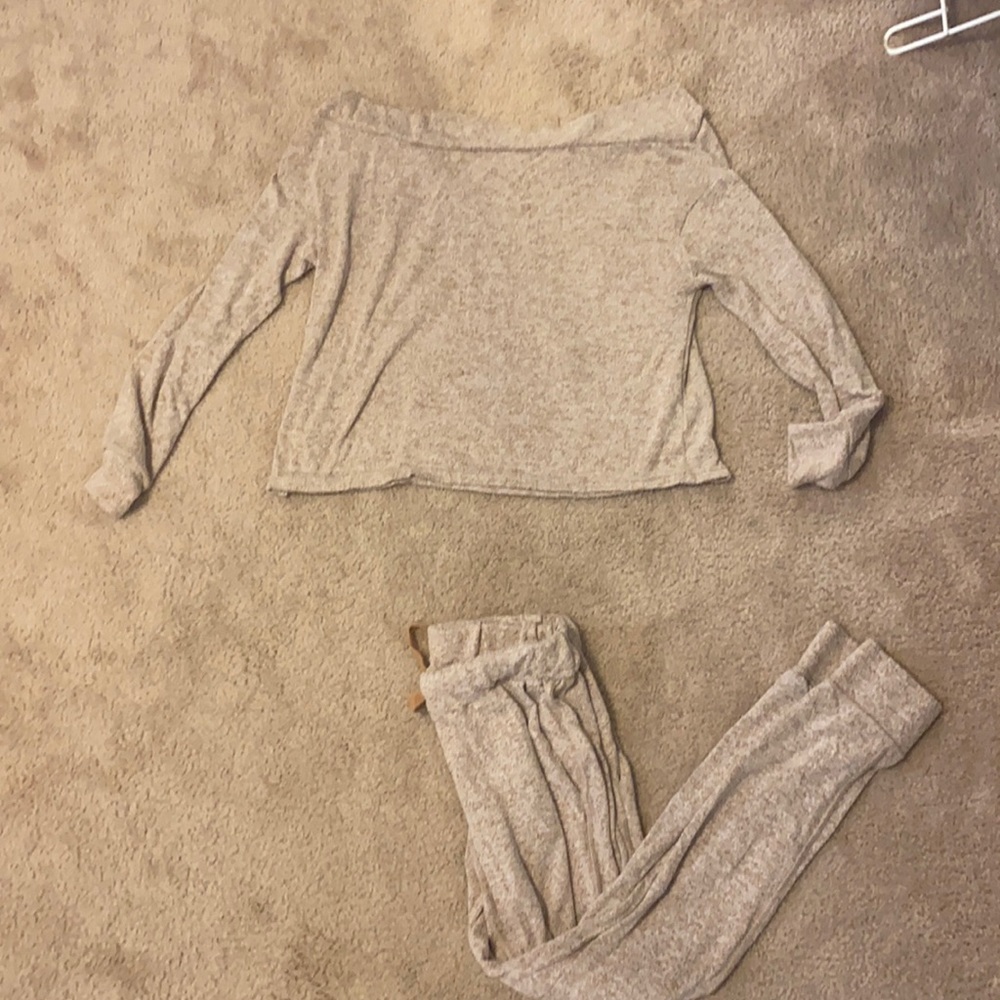 Matching set sweats and sweatshirt